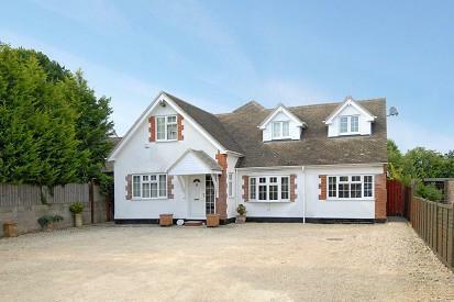 Main image of property: The Moors, Kidlington, OX5