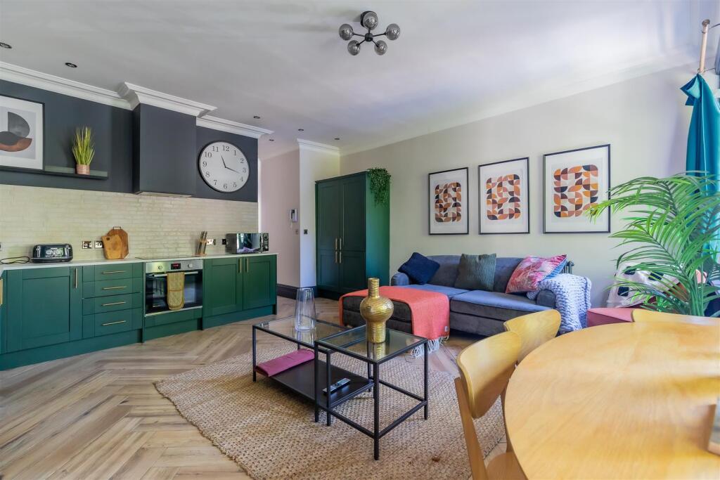 Apartment in Cardiff, Plasnewydd, Roath - View 5
