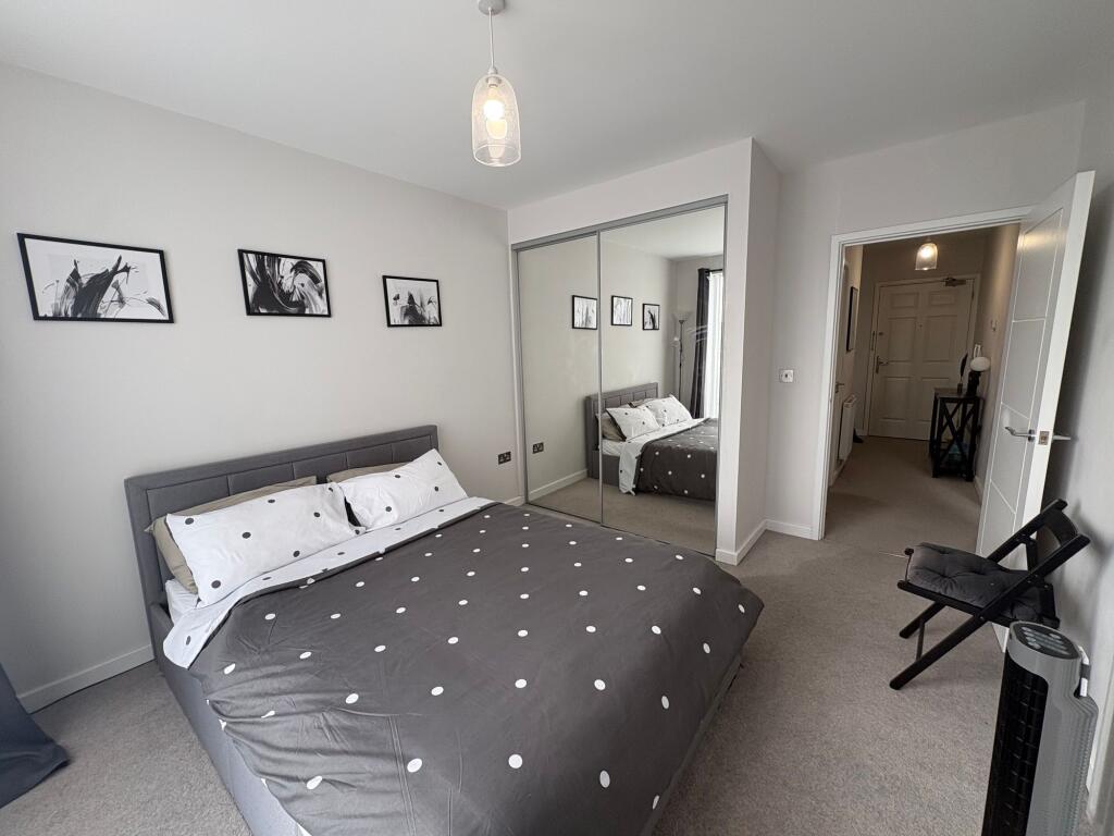Apartment in London, Royal Borough of Greenwich - More