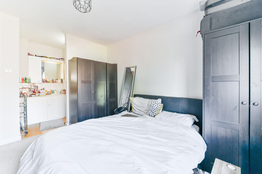 Apartment in London - More