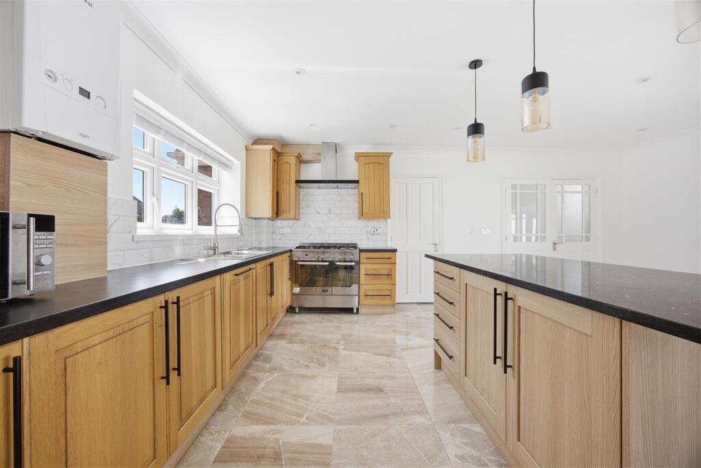 House in Southall - View 4