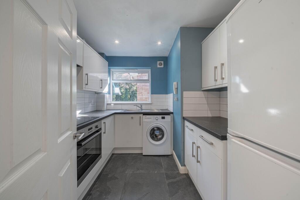 Apartment in Redhill - View 5