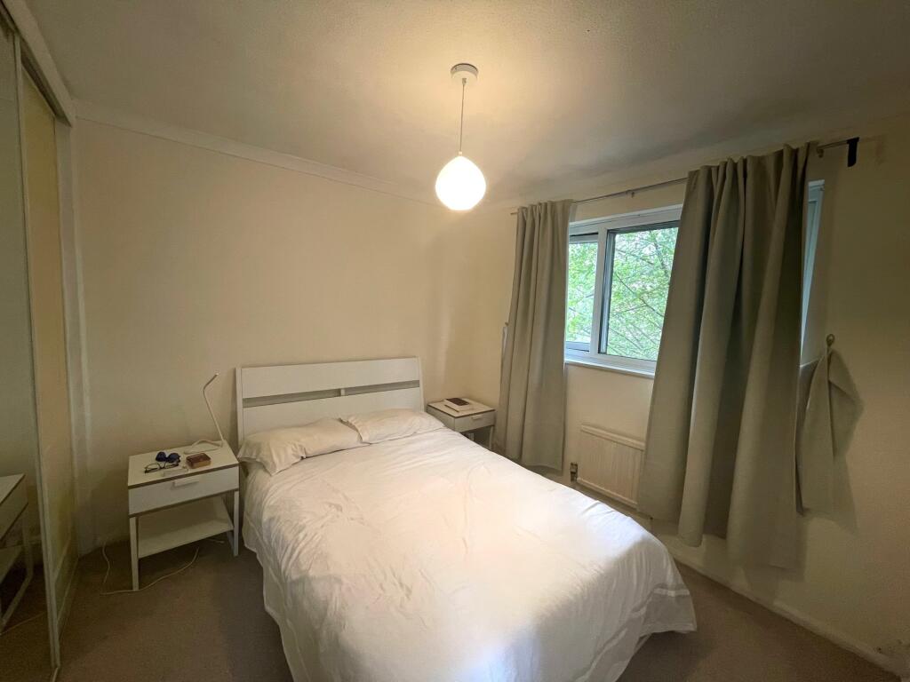House in Milton Keynes, Shenley Brook End - More