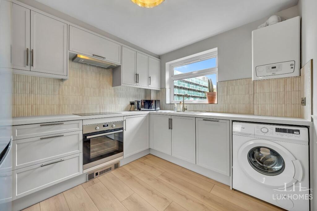Apartment in Brentwood, Great Warley - View 4