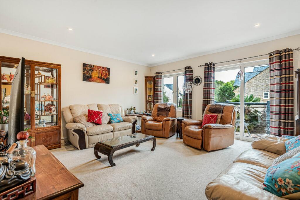 House in Spelthorne, Surrey - View 5