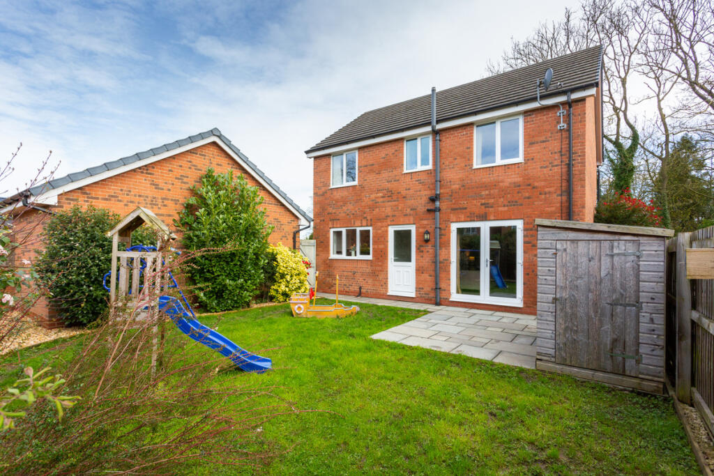Linnet Avenue, Barton, PR3 - More