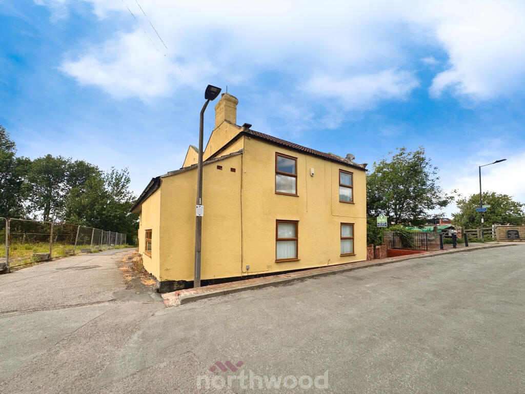 3-bed detached on Hatfield Road, Thorne, Doncaster, DN8, £250,000