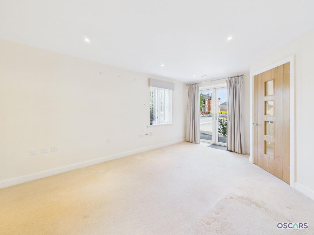 Apartment in Hull - View 4