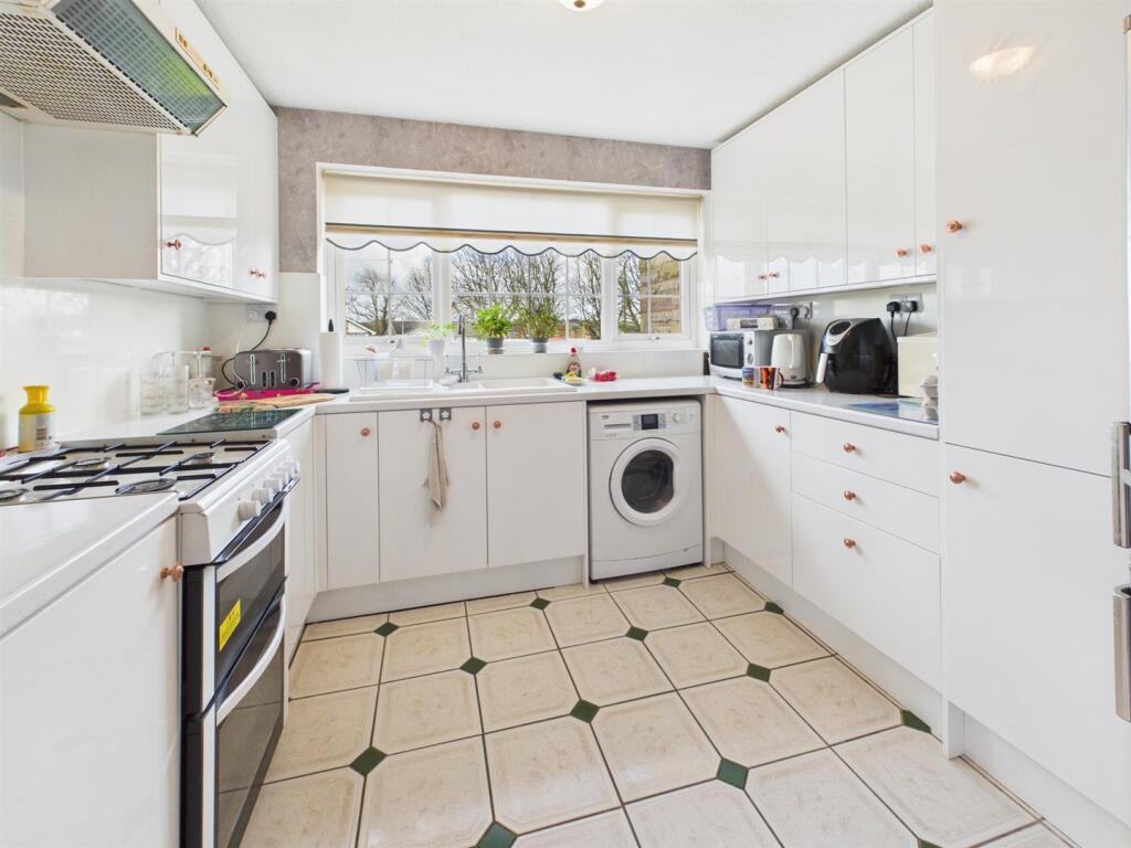 15 Winceby Gardens, Horncastle photo 3