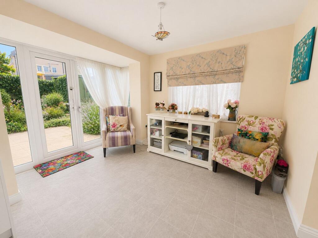 House in Rushden, North Northamptonshire - View 5
