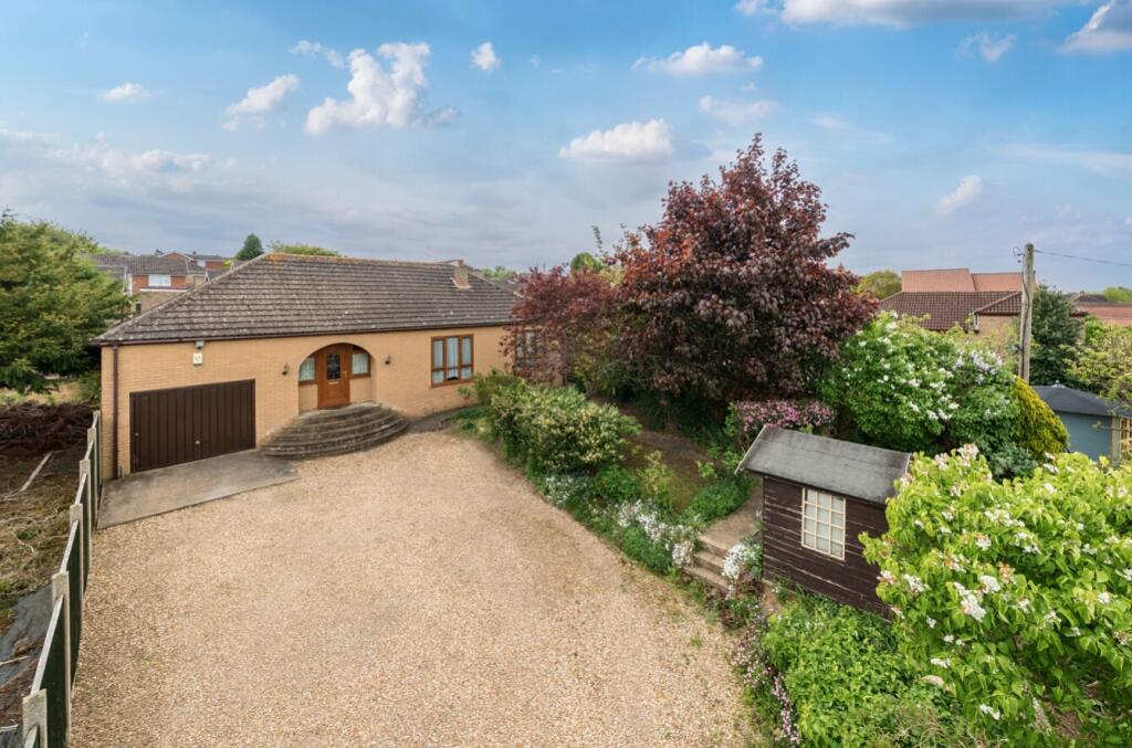 Main image of property: Lincoln Road, Washingborough, Lincoln, Lincolnshire, LN4
