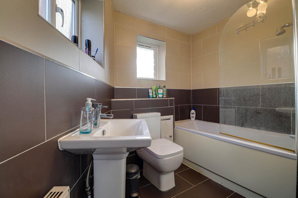 Additional image 10 of Broadstone Road, Harpenden, Hertfordshire, AL5