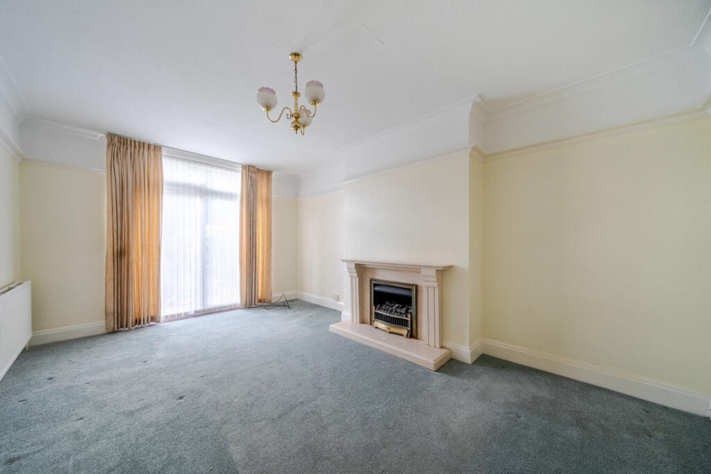 Oakfield Gardens, Beckenham, Kent, BR3 photo 3
