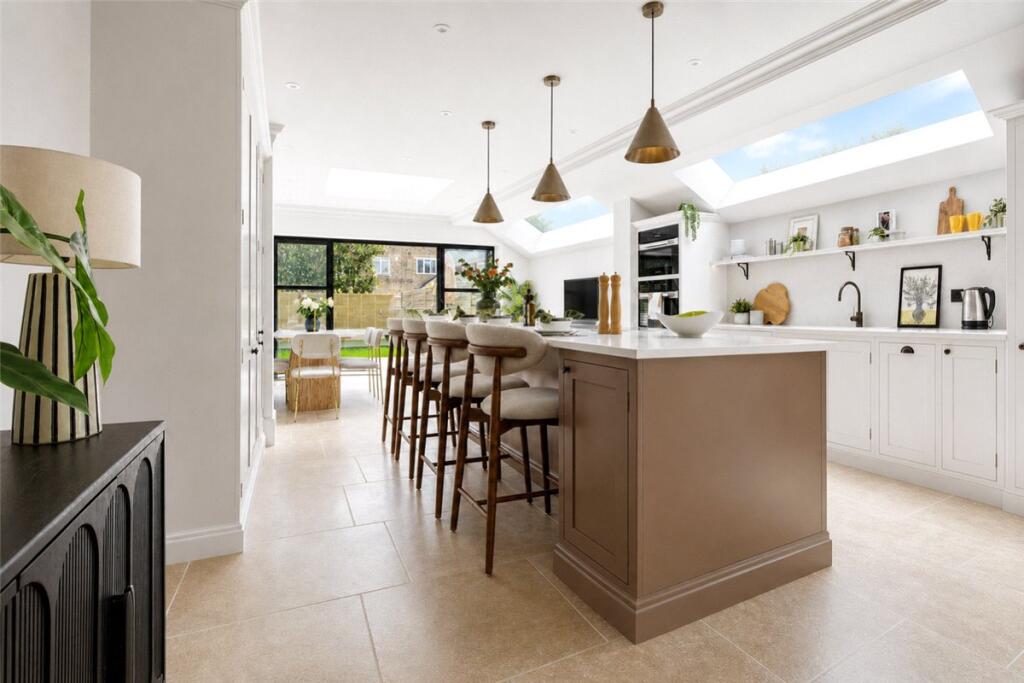 Main image of property: Kenyon Street, London, SW6