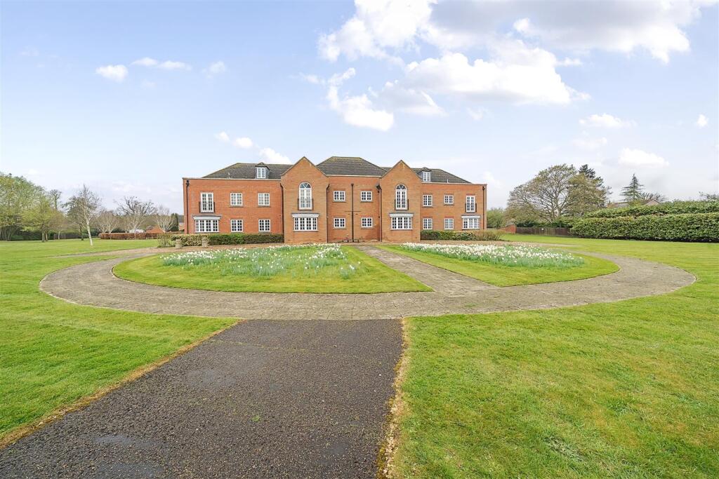 Reffield Close, Towcester, NN12 photo 4