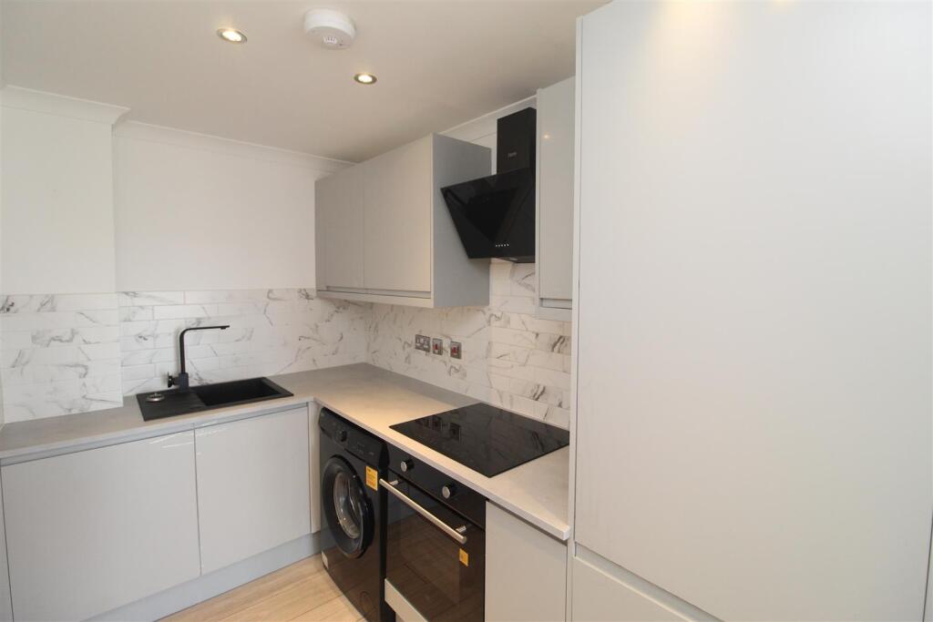 Lakelands Court, Rhydypenau Road, Cyncoed - View 3
