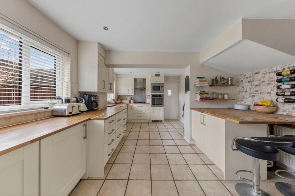 Sandfield Close, Lowton, WA3 photo 2