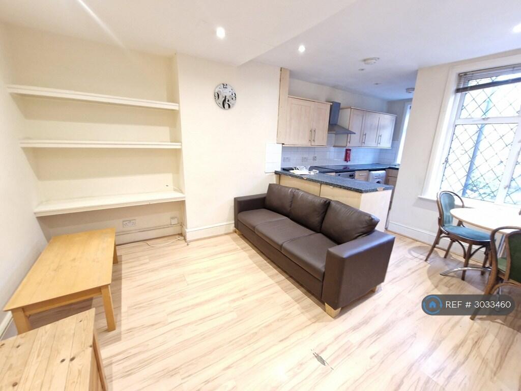Apartment in London - View 3