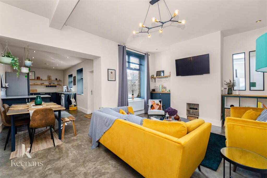 Main image of property: 4, Carr Mount, Carr Road, Rawtenstall, Rossendale,