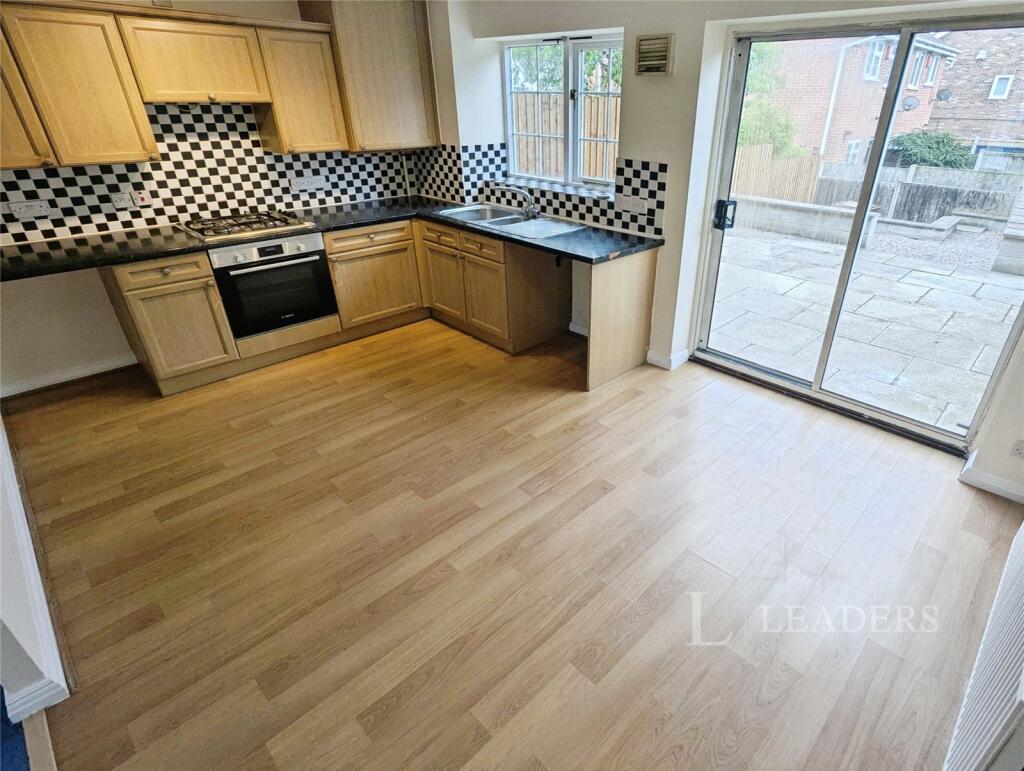 Chesterford Court, Littleover, Derby photo 2