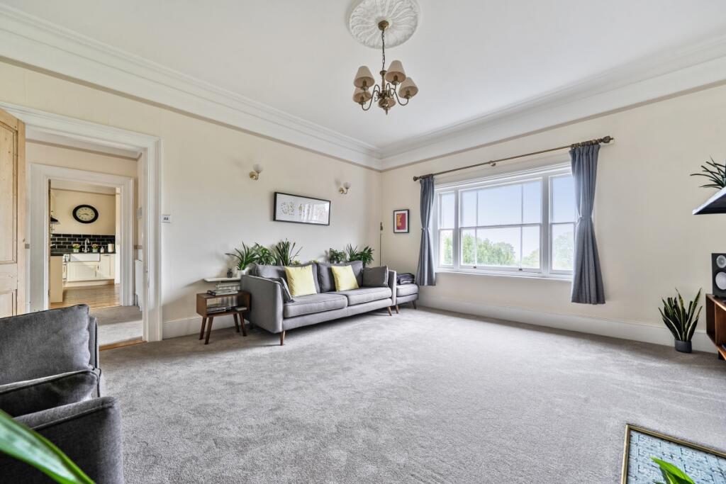 Apartment in Southampton - More