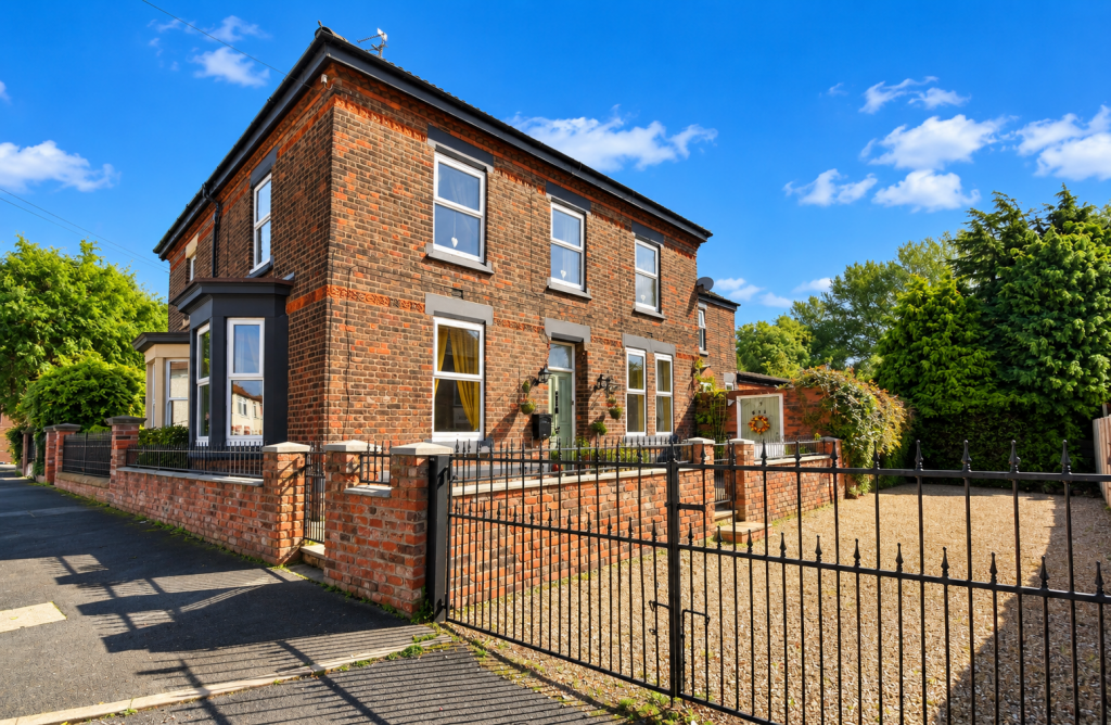 Main image of property: Hale Road, Widnes, WA8 8QB