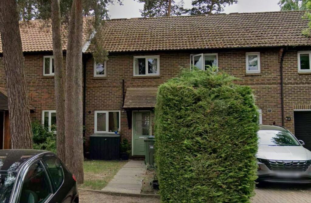 Main image of property: Queens Pine, Bracknell, Berkshire, RG12