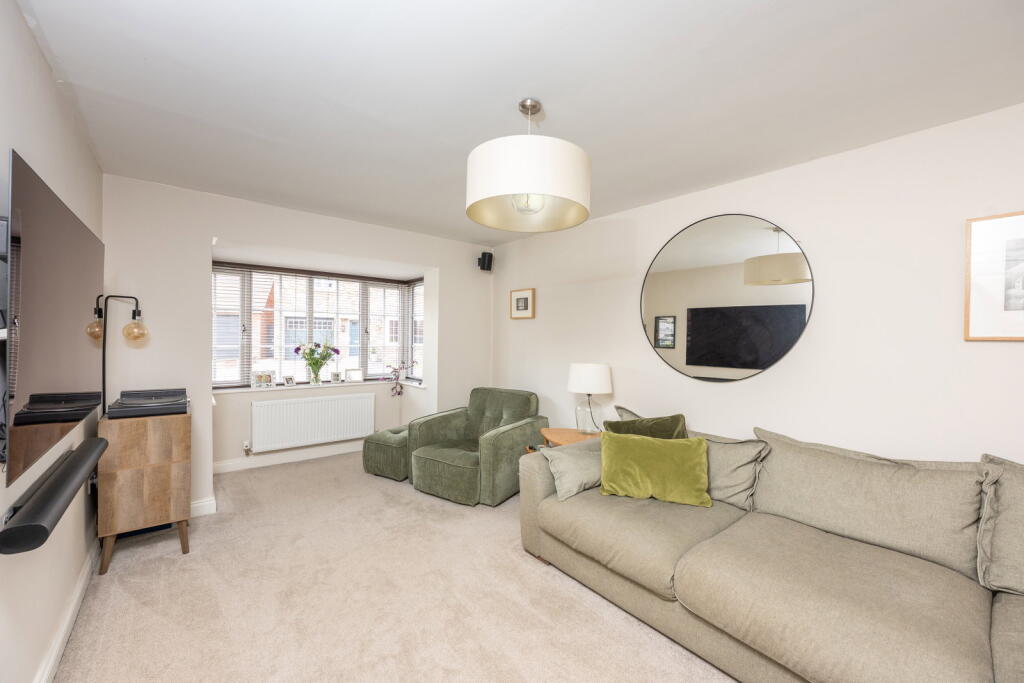 Inchburn Crescent, Penistone, Sheffield, S36 6FE photo 4