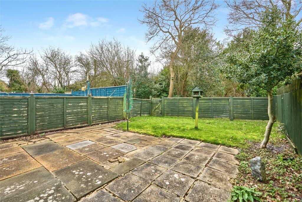 House in Sandown, Winford - More