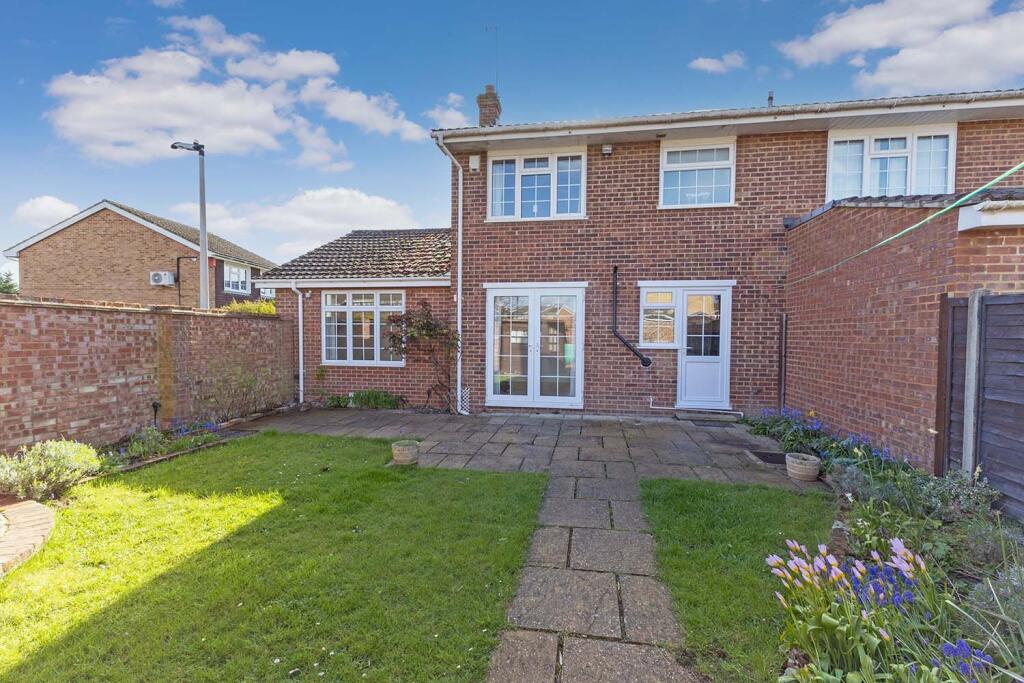 Lyneham Gardens, Cranbrook Drive, Maidenhead, Berkshire photo 4