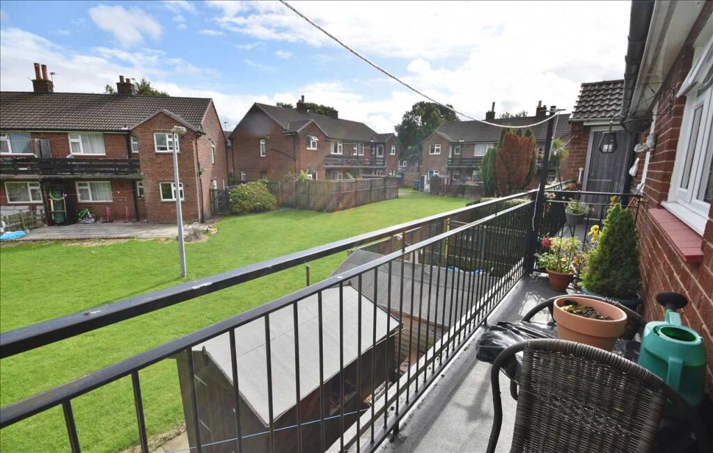 Apartment in Chorley, Eaves Green - View 5
