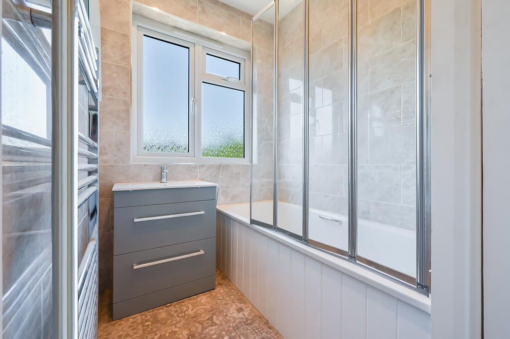 House in London - View 5