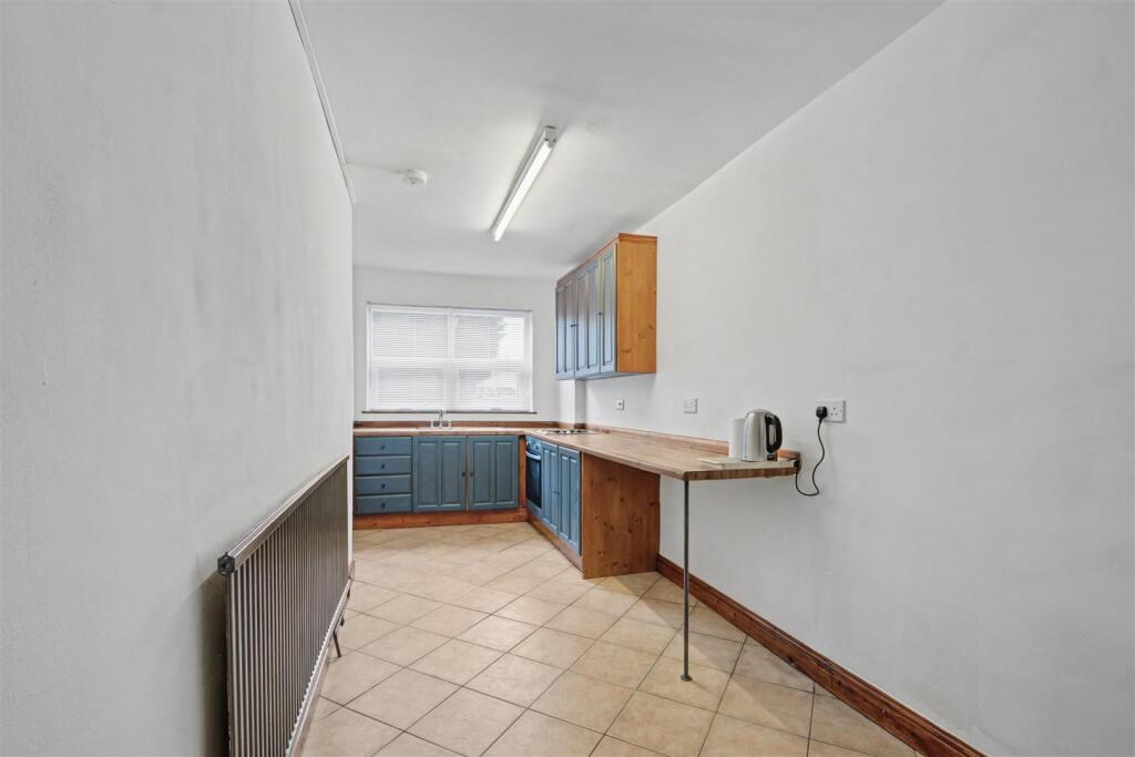 Worrall Avenue, Arnold, Nottingham - View 2