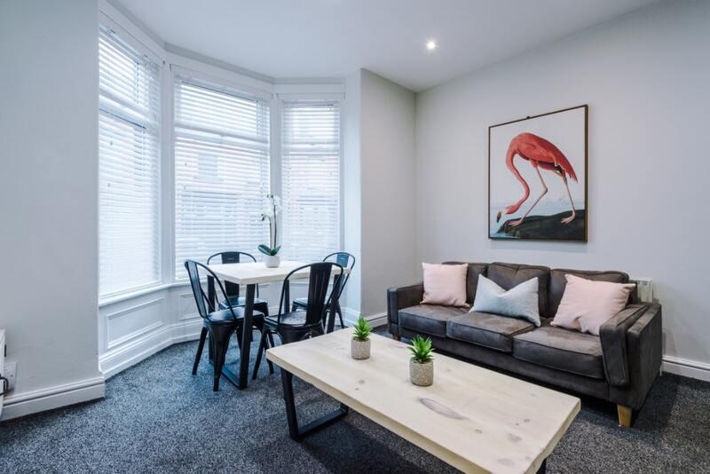 6 bedroom property for rent