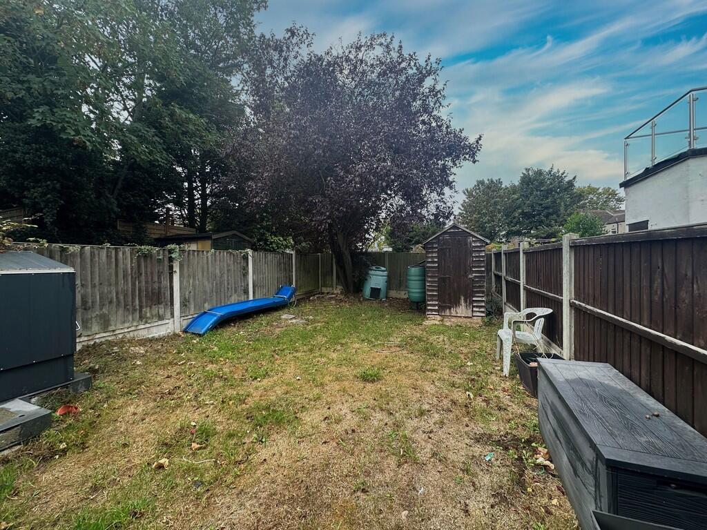 Apartment in Southend-on-Sea, Essex - View 5