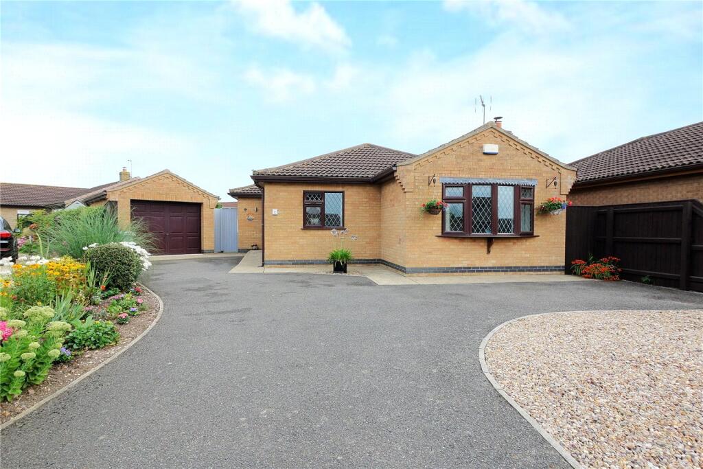 3-bed bungalow on College Row, Sandilands, Mablethorpe, Lincolnshire, LN12, £375,000