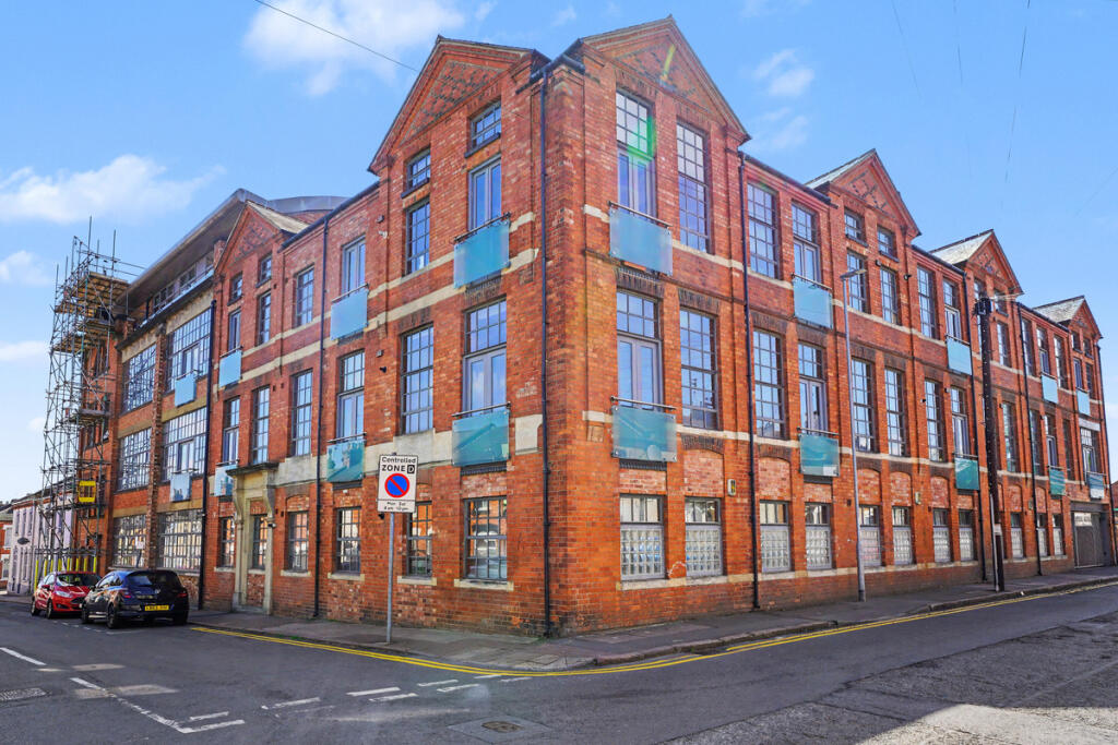 Main image of property: Grove Road, Northampton, NN1 3LT