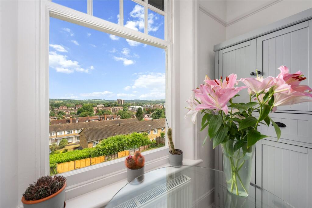 Apartment in Redhill, Reffles Bridge, Earlswood - View 4