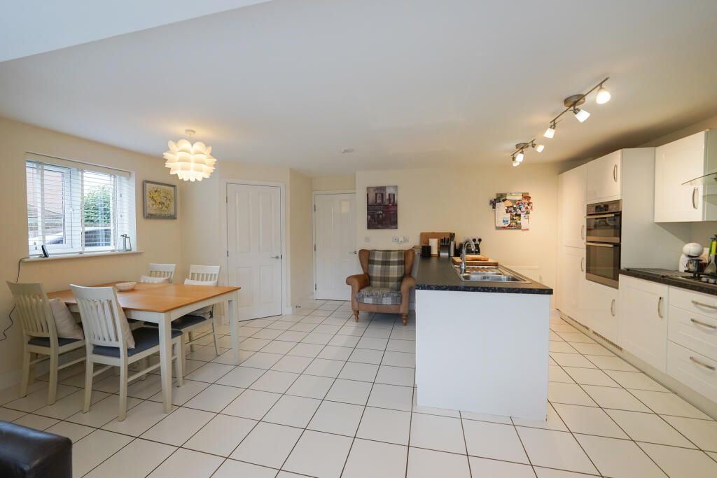 Summerfield Drive, Anstey, Leicester, Leicestershire photo 4