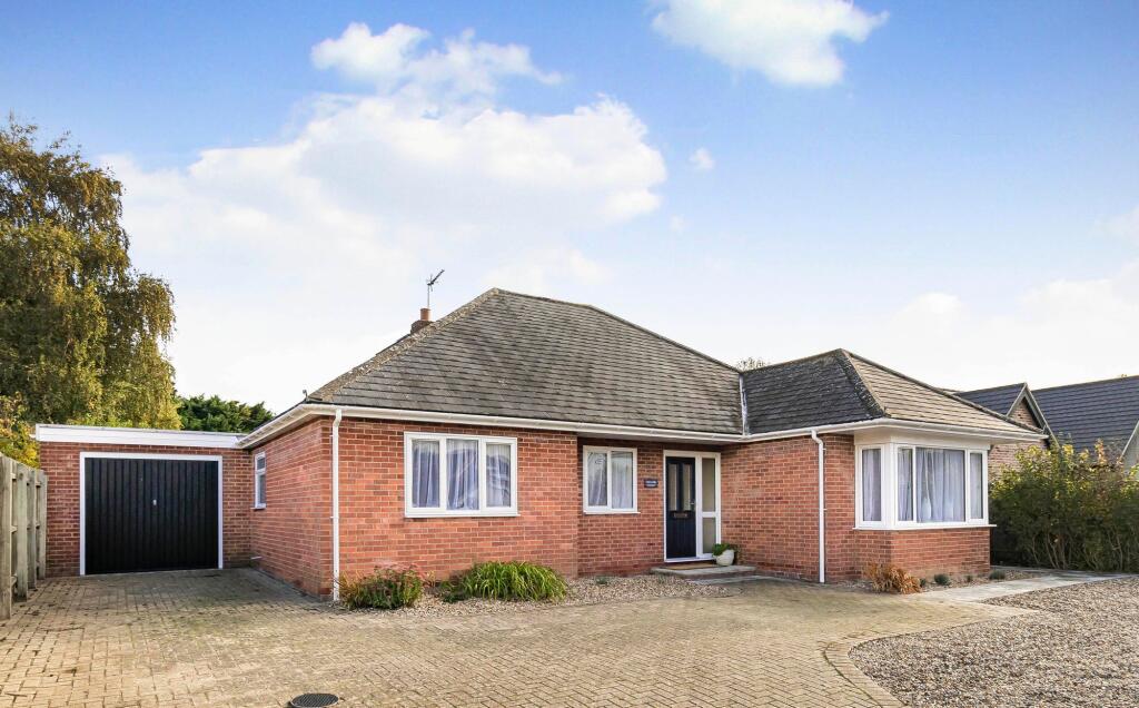 Main image of property: The Green, Hadleigh, IP7