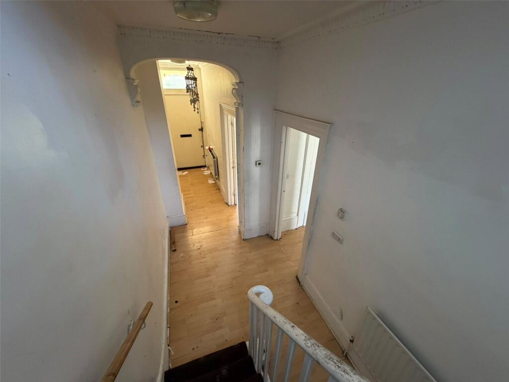 House in London - View 5