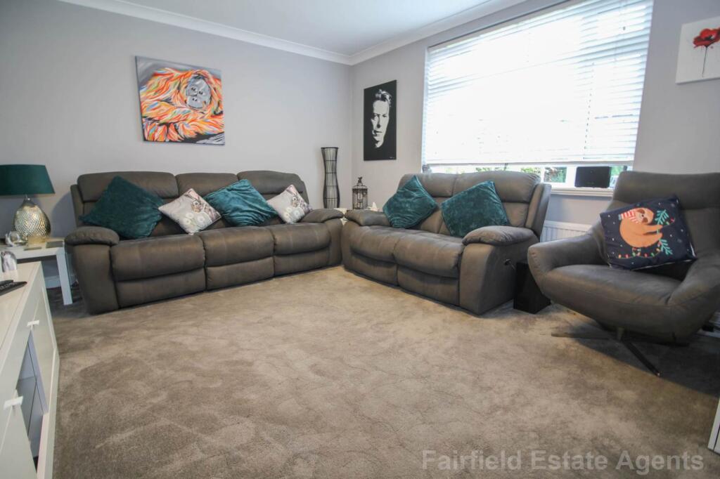 Dumfries Close, South Oxhey, Watford, WD19 - View 4