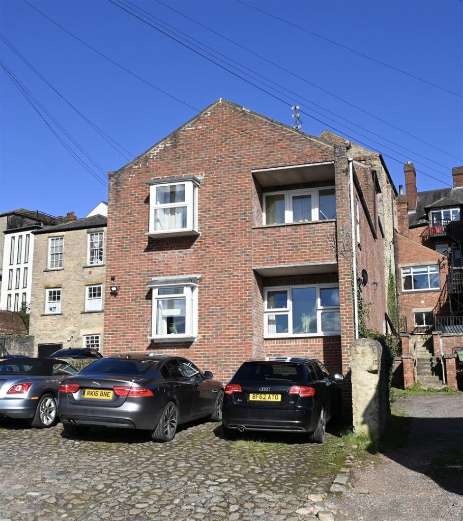 1-bed flat on Waterloo Street, Richmond, £79,950