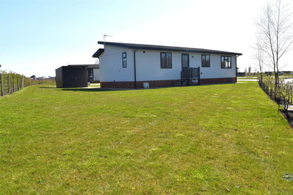 Woodland View, Gateforth Park, Selby photo 2