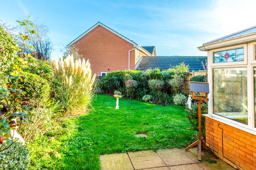 Clover Drive, Rushden photo 3