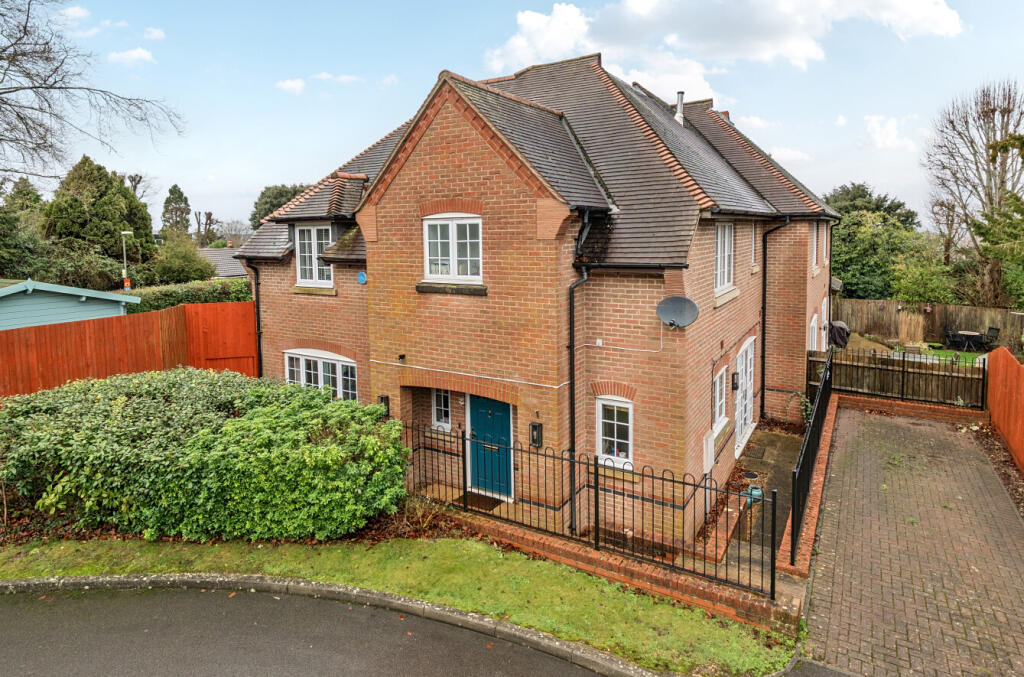 Main image of property: Kyngeshene Gardens, Guildford, Surrey, GU1