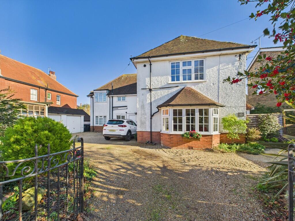 Shakespeare Road, Worthing, BN11 4AR