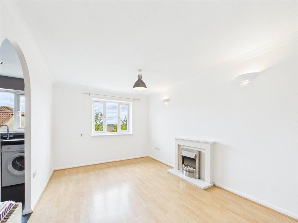Apartment in Bristol, Longwell Green, Oldland - View 2