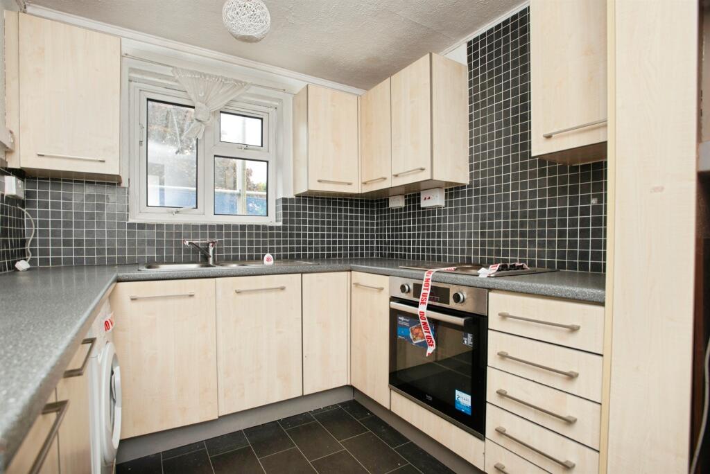 Apartment in Plymouth - More