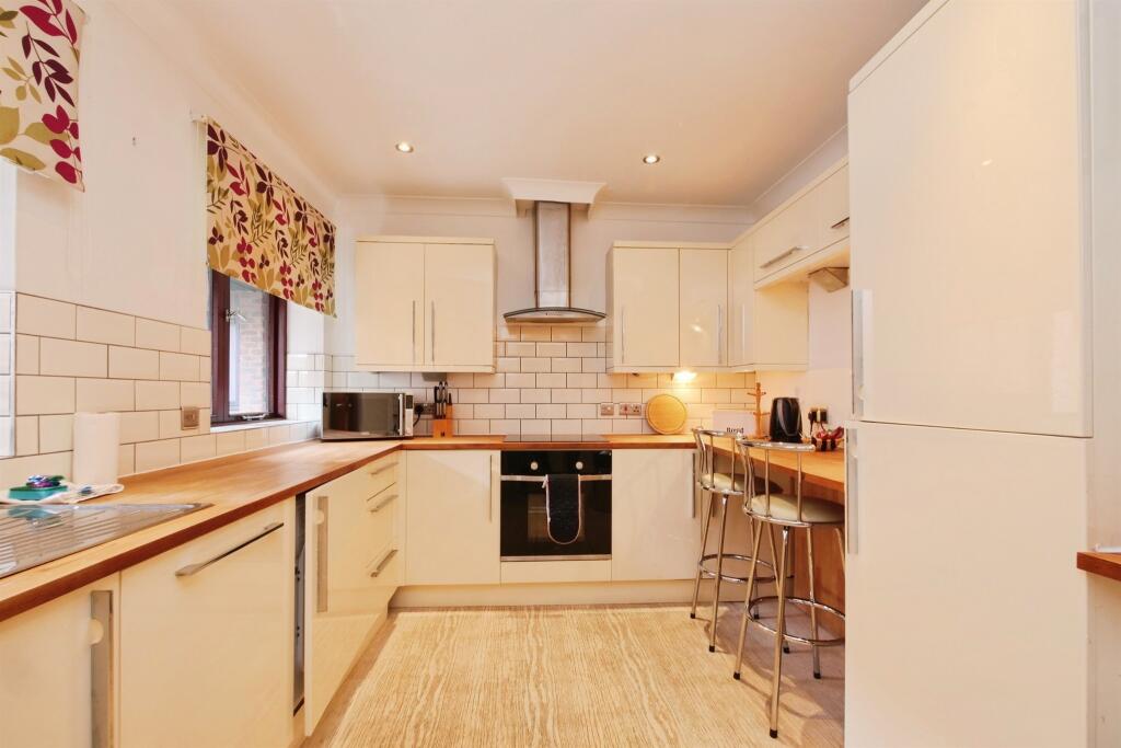 Main image of property: Castlegate, York